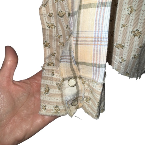DAY TRIP Western Distressed Plaid Embroidered Snap Shirt MED Cowgirl Rodeo Boho - Picture 13 of 16